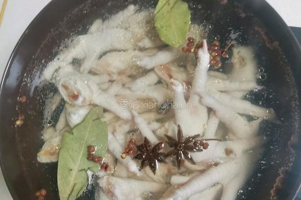 柠檬鸡爪的做法图解1