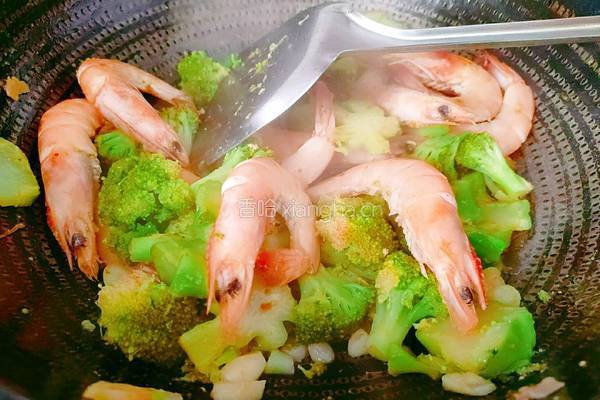 西兰花炒虾的做法图解12