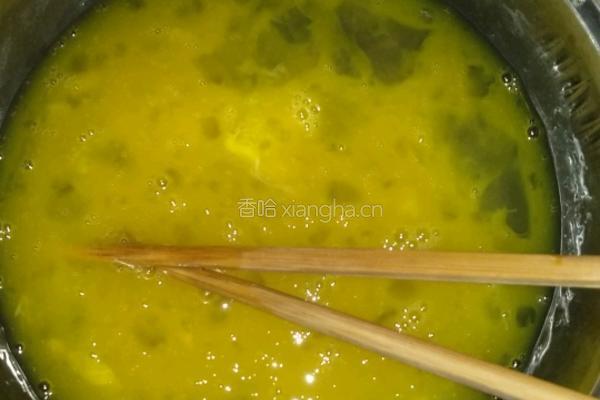 蒜苔炒鸡蛋的做法图解2