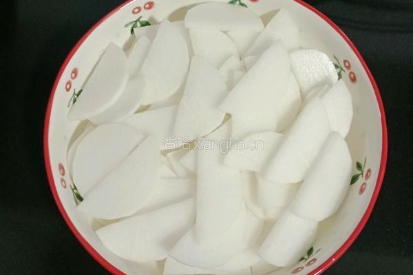 芹菜萝卜炒牛肉的做法图解1