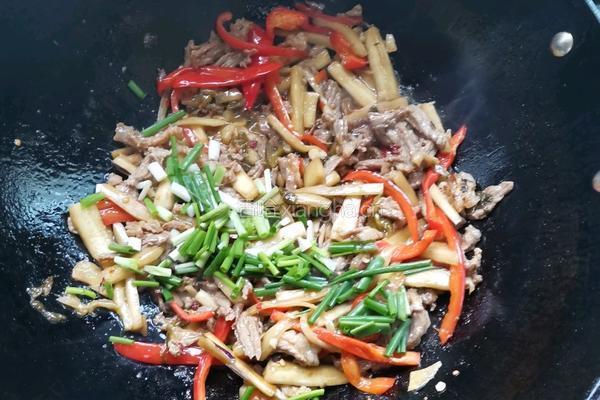 茄子酸菜炒牛肉的做法图解5