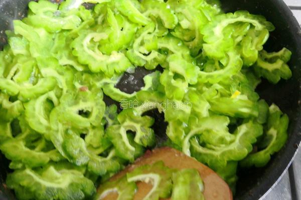 肉片炒苦瓜的做法图解11