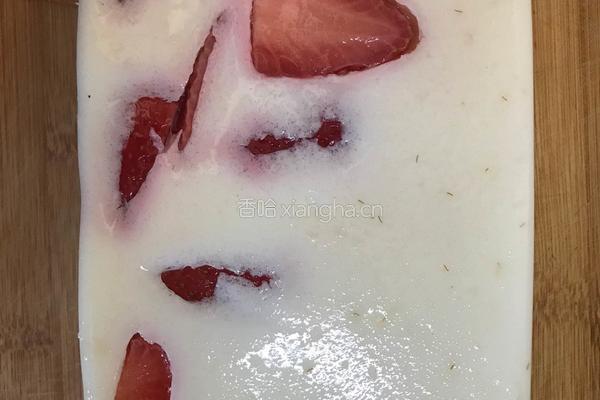 草莓牛奶冻的做法图解4