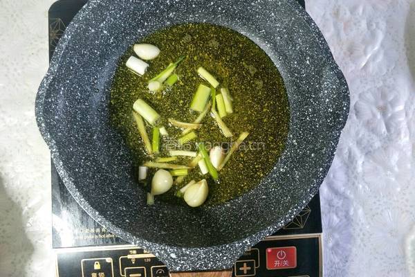 香辣可口辣子鸡的做法图解5