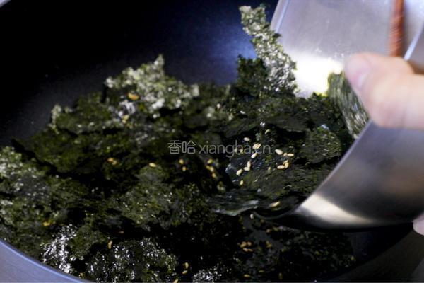 野餐必备！紫菜金枪鱼饭团，一口一个超满足！的做法图解3