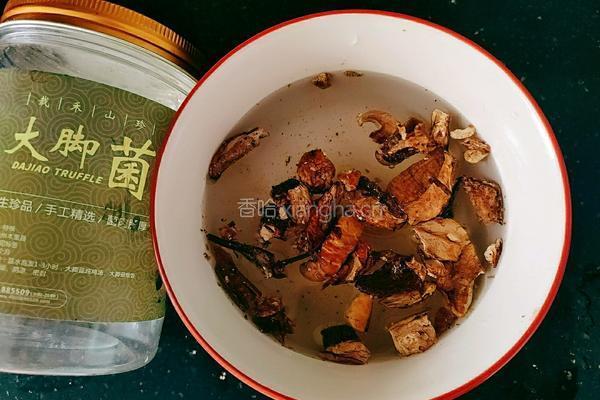 甜瓜香菇鸡汤的做法图解3