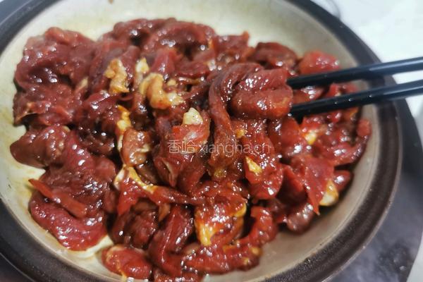 小麦芹炒牛肉的做法图解5