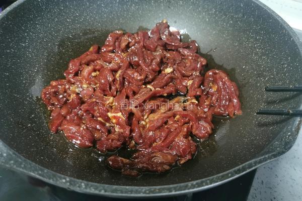 小麦芹炒牛肉的做法图解6