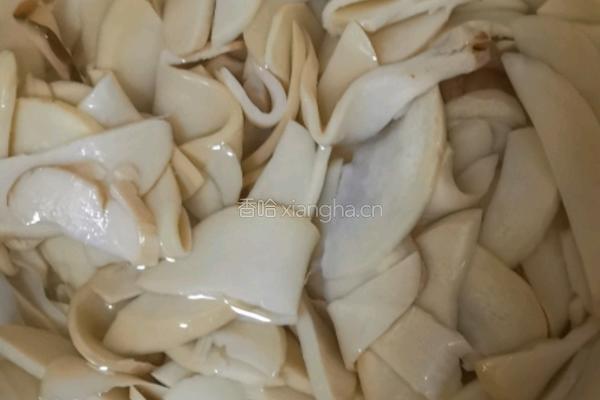 鸡腿菇炒肉的做法图解6
