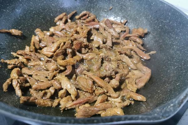 蒜苔炒牛肉的做法图解10
