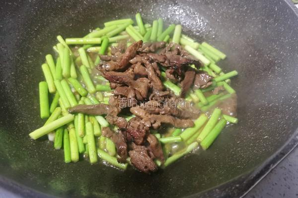 蒜苔炒牛肉的做法图解14