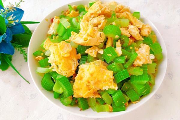 芹菜炒鸡蛋的做法图解13