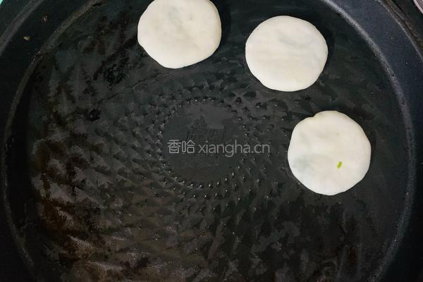 芹菜鲜肉小馅饼的做法图解5