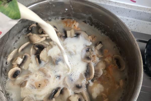 鸡胸肉奶油蘑菇浓汤的做法图解8