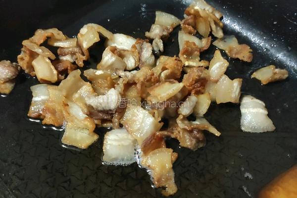 青椒豆腐五花肉的做法图解1