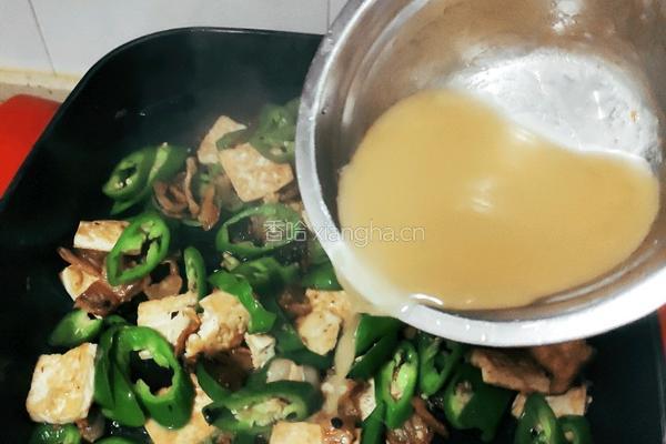 青椒豆腐五花肉的做法图解6