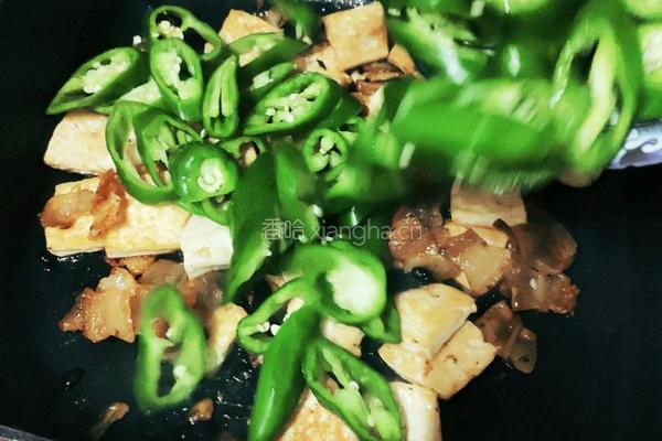 青椒豆腐五花肉的做法图解5