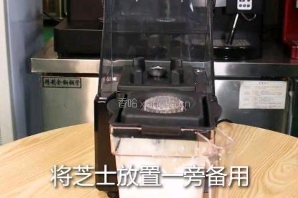 奥利奥鲜奶茶的做法图解2