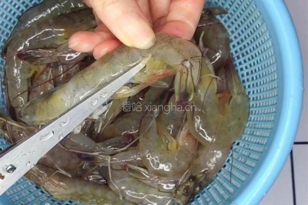 【家常油焖大虾】湖北传统名菜的做法图解1