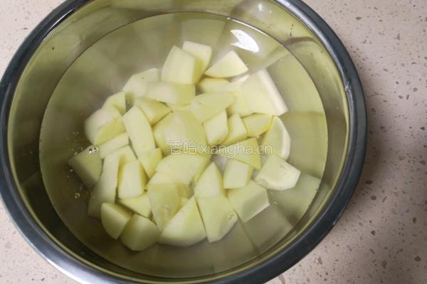 土豆烧四季豆的做法图解2
