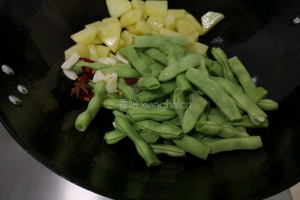 土豆烧四季豆的做法图解6