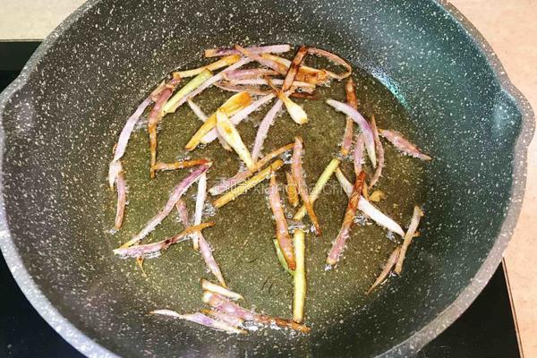 葱油蚕豆的做法图解4