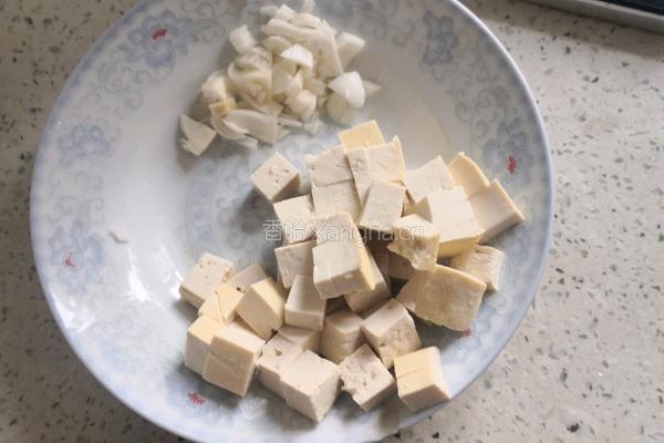 苦瓜豆腐胡萝卜的做法图解3