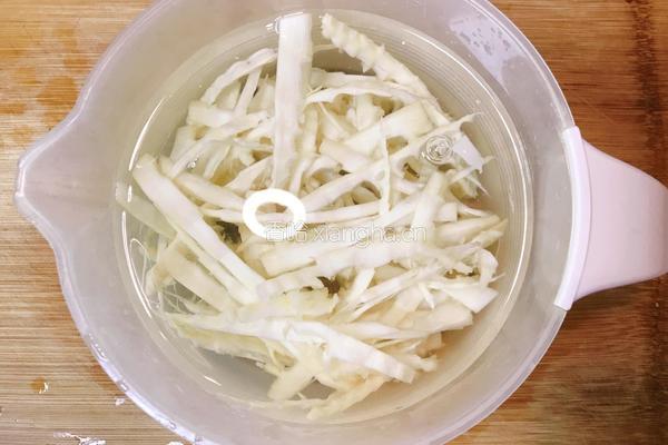 红油凉拌苦笋丝的做法图解8