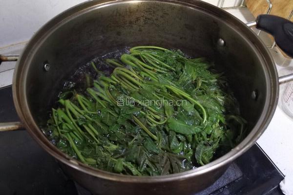 香椿拌豆腐的做法图解2