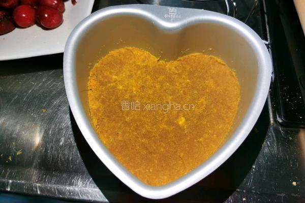 樱桃慕斯蛋糕的做法图解3