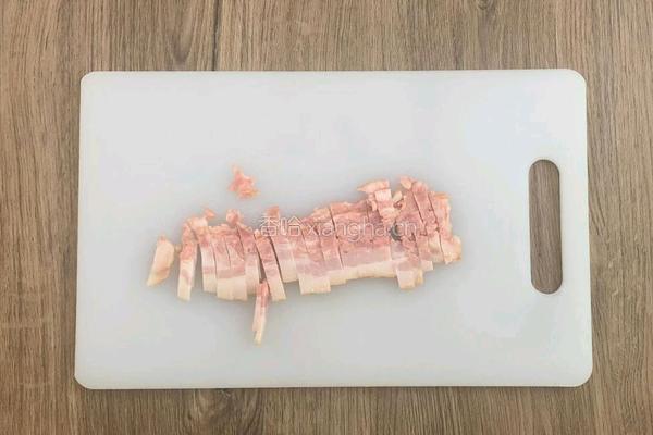 咸蛋黄培根炒意面的做法图解5