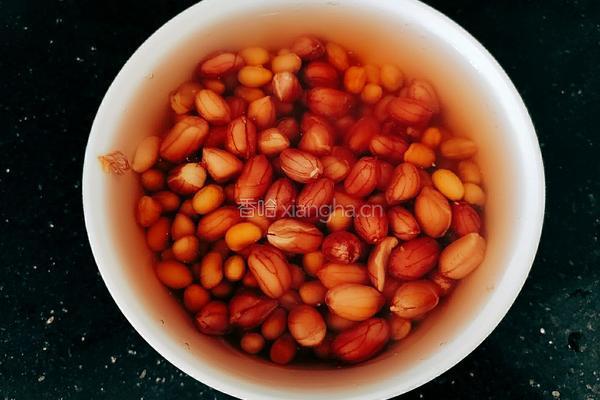 花生黄豆白萝卜鸡汤的做法图解3