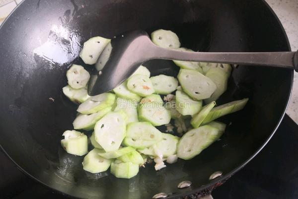 丝瓜虾皮的做法图解3