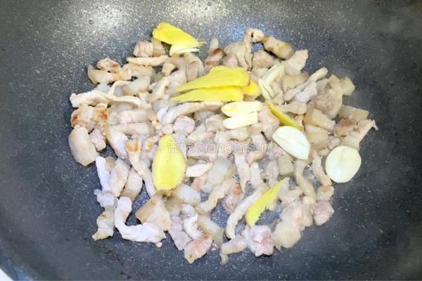 加上这个，卤肉饭香滑软嫩，好吃不腻的做法图解3