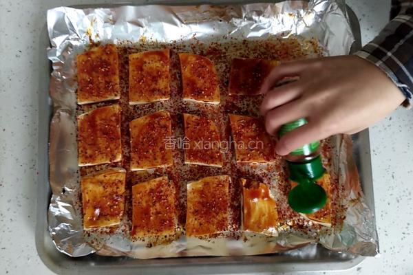 外酥里嫩的香辣烤豆腐的做法图解10