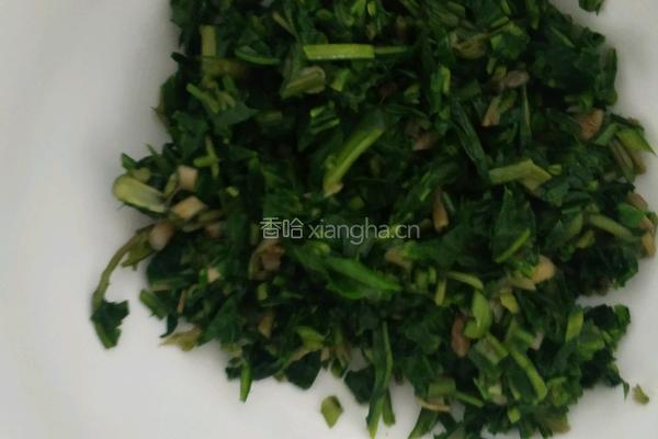 蒲公英炒鸡蛋的做法图解2