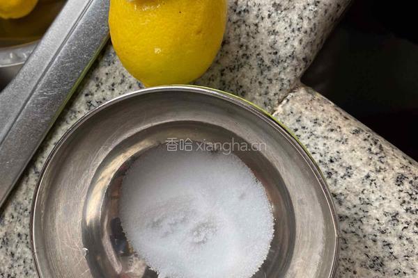 冰糖柠檬膏超简单清热解暑预防干燥上火缓解咽喉干痛清热润肺的做法图解2