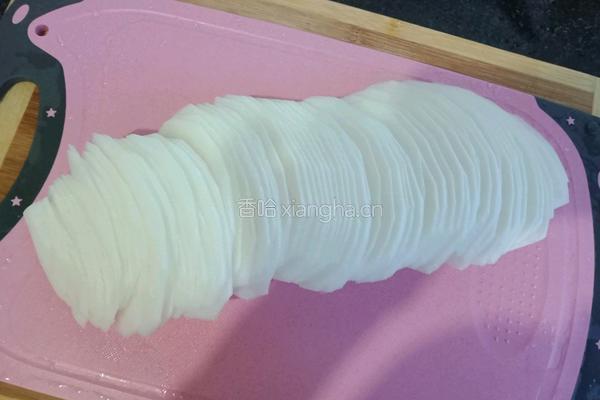 凉拌萝卜丝的做法图解1