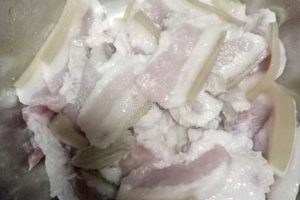 红薯粉蒸肉的做法图解3