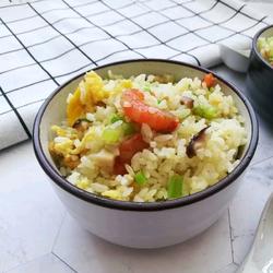 比扬州炒饭还好吃的虾仁西芹蛋炒饭的做法[图]
