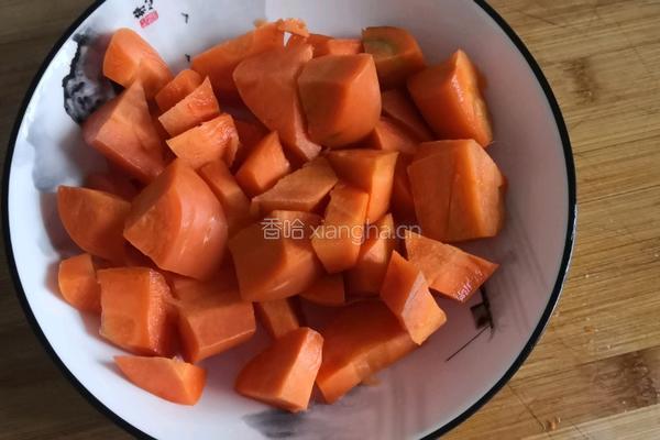 胡萝卜玉米山药排骨汤的做法图解5
