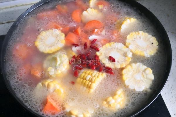 胡萝卜玉米山药排骨汤的做法图解12