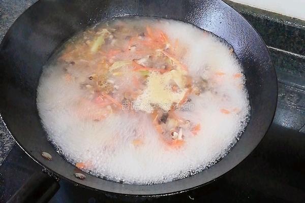 香菇虾仁汤的做法图解6
