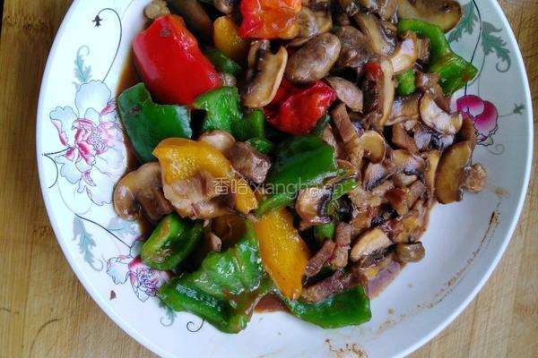 青红椒肉炒口蘑的做法图解5