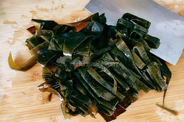 海带豆腐白萝卜肉丸汤的做法图解4