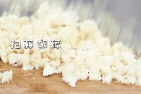 不用剥壳的蒜蓉粉丝虾 一口吃掉才过瘾的做法图解2