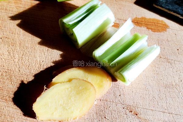 海带丝卤鸡腿的做法图解1