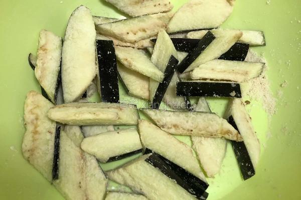 香酥茄条的做法图解1