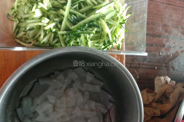 黄瓜拉皮的做法图解1