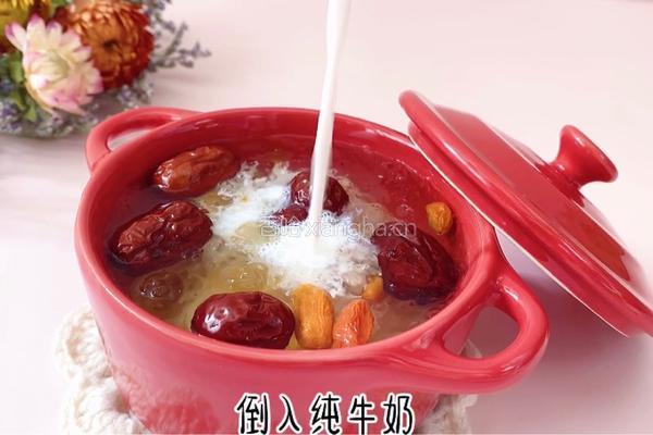 美容养颜，雪燕牛奶桃胶的做法图解7